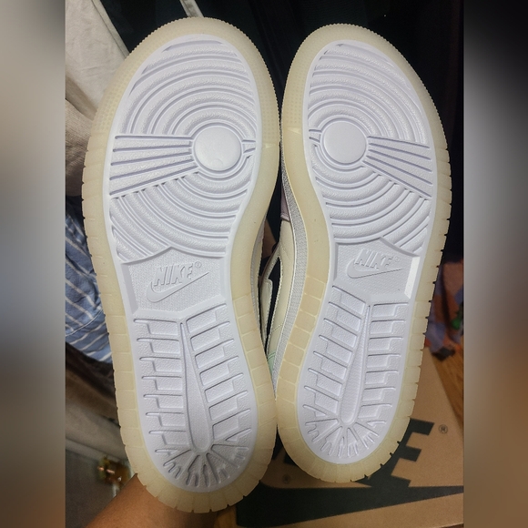 Jordan 1 Zoom Comfort High Easter - Picture 4 of 4